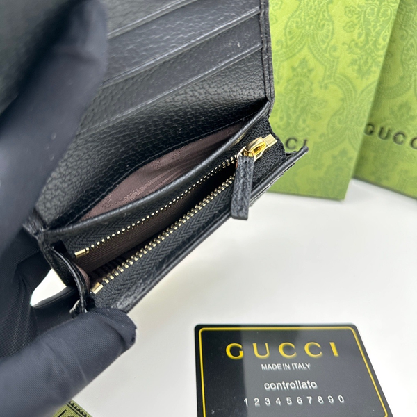 グッチ財布コピー背面デザイン